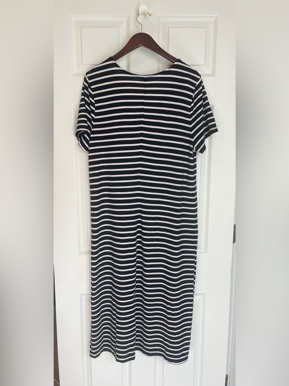 Old Navy Black and White Striped Midi Tee Dress - Picture 5 of 7